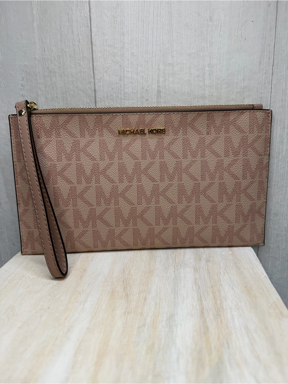 Michael Kors Jet Set Travel XL Pouch
Clutch Wristlet Wallet MK
Powder Blush